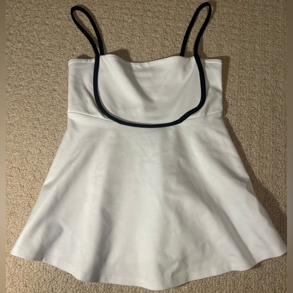 Elegant White Sleeveless Blouse